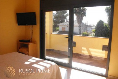House for sale in Coma-Ruga, Tarragona, Spain 5 bedrooms, 386 sq.m. No. 11716 - photo 13