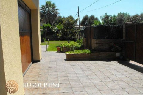 House for sale in Coma-Ruga, Tarragona, Spain 5 bedrooms, 386 sq.m. No. 11716 - photo 7