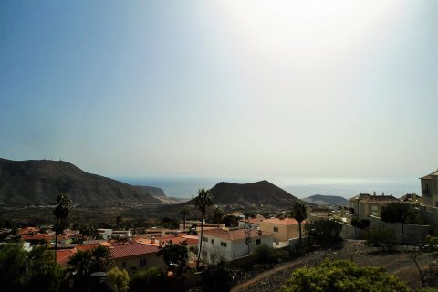 Apartment for sale in Chayofa, Tenerife, Spain 1 bedroom, 45 sq.m. No. 18385 - photo 1