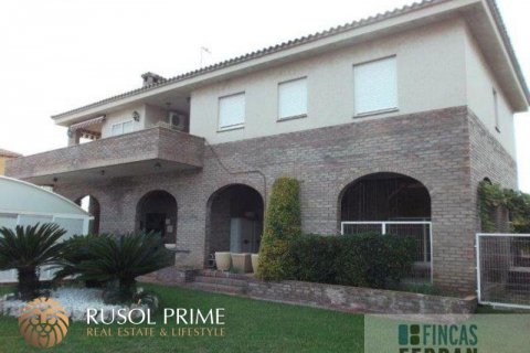 House for sale in Coma-Ruga, Tarragona, Spain 4 bedrooms, 320 sq.m. No. 11983 - photo 8