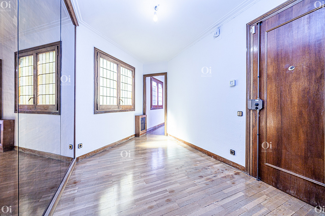 Huoneisto Barcelona, Espanja 5 huonetta, 243 m2 No. 15827