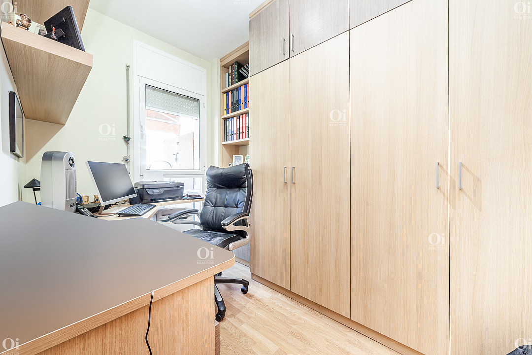 Apartment in Barcelona, Spain 4 rooms, 102 sq.m. No. 15912