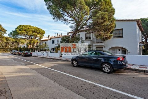 Townhouse for sale in Platja D'aro, Girona, Spain 3 bedrooms, 193 sq.m. No. 16823 - photo 1