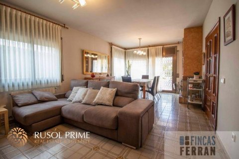 House for sale in Coma-Ruga, Tarragona, Spain 5 bedrooms, 250 sq.m. No. 12005 - photo 10