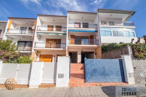 House for sale in Coma-Ruga, Tarragona, Spain 4 bedrooms, 225 sq.m. No. 11967 - photo 1