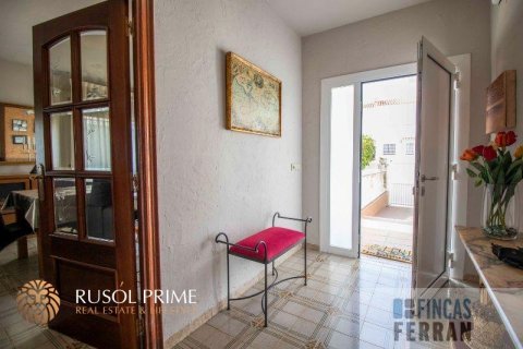 House for sale in Coma-Ruga, Tarragona, Spain 5 bedrooms, 250 sq.m. No. 12005 - photo 8