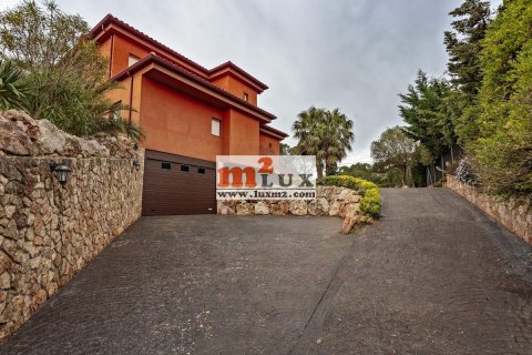 Villa for sale in Lloret de Mar, Girona, Spain 4 bedrooms, 350 sq.m. No. 16725 - photo 3