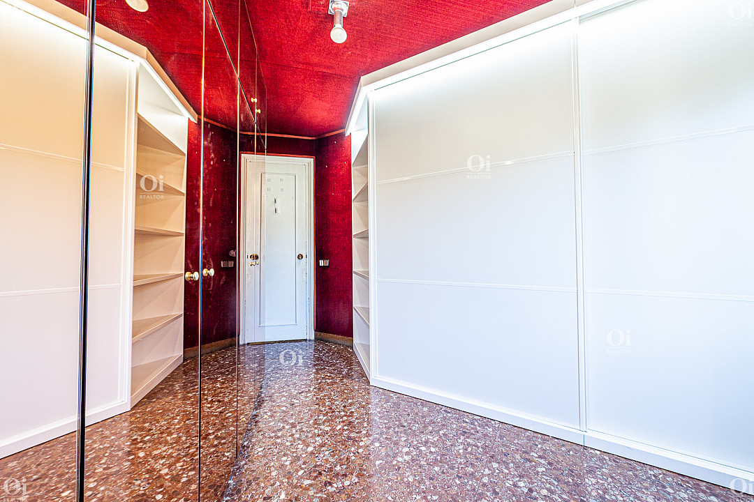 Huoneisto Barcelona, Espanja 5 huonetta, 243 m2 No. 15827