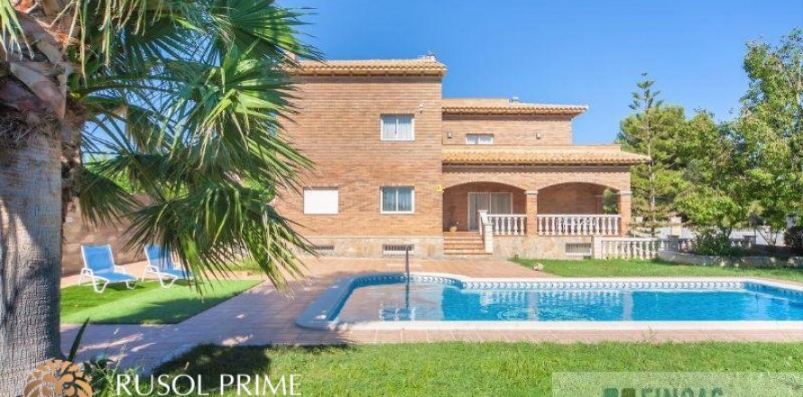 House in Coma-Ruga, Tarragona, Spain 4 bedrooms, 280 sq.m. No. 11987
