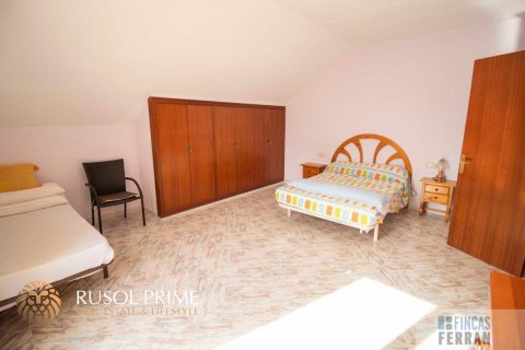 House for sale in Coma-Ruga, Tarragona, Spain 7 bedrooms, 300 sq.m. No. 11969 - photo 13