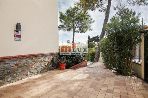 Villa for sale in Lloret de Mar, Girona, Spain 4 bedrooms, 468 sq.m. No. 16850 - photo 27