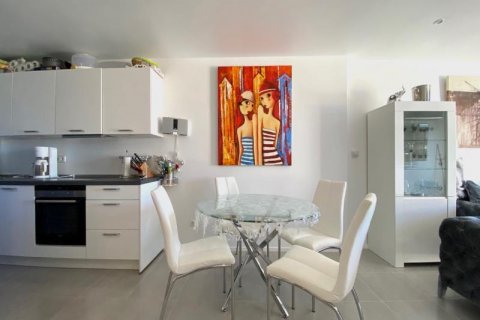 Apartment for sale in Santa Ponsa, Mallorca, Spain 2 bedrooms, 80 sq.m. No. 18566 - photo 2