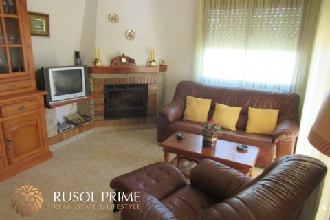 House for sale in Coma-Ruga, Tarragona, Spain 4 bedrooms, 180 sq.m. No. 11991 - photo 9