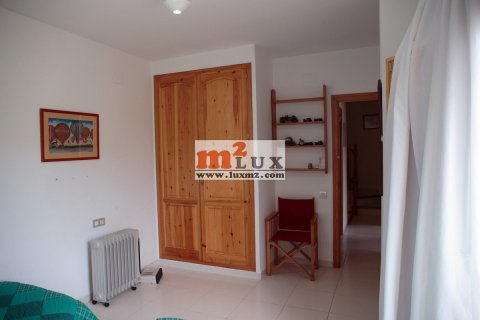 Townhouse for sale in Platja D'aro, Girona, Spain 4 bedrooms, 129 sq.m. No. 16682 - photo 8