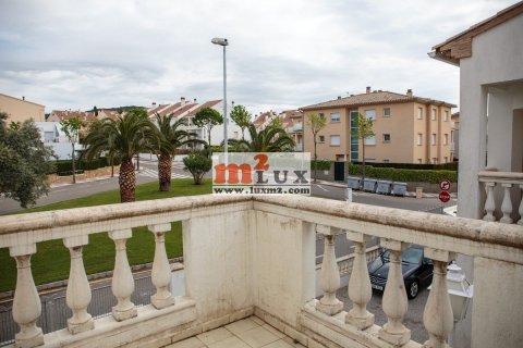Townhouse for sale in Platja D'aro, Girona, Spain 4 bedrooms, 129 sq.m. No. 16682 - photo 23