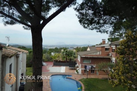 House for sale in Barcelona, Spain 3 bedrooms, 190 sq.m. No. 10295 - photo 5