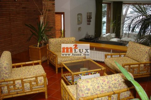 Villa for sale in Blanes, Girona, Spain 8 bedrooms, 463 sq.m. No. 16723 - photo 7