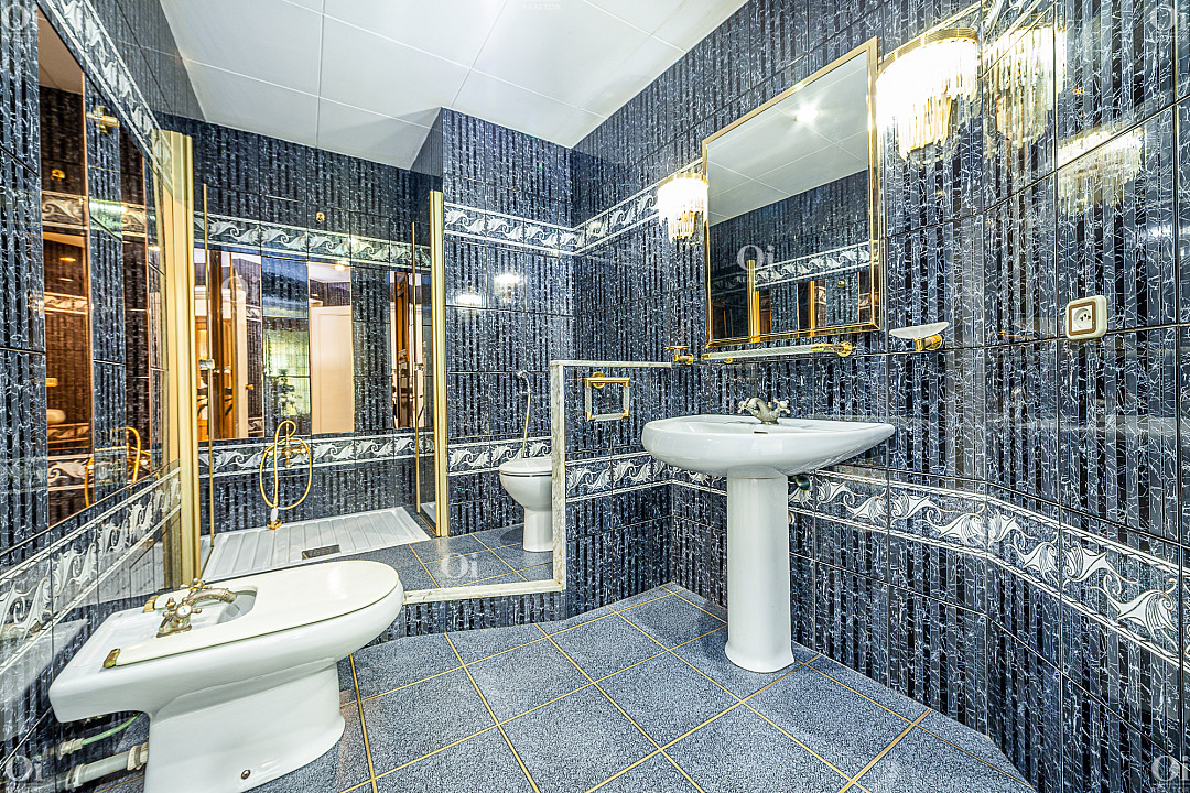 Huoneisto Barcelona, Espanja 5 huonetta, 243 m2 No. 15827