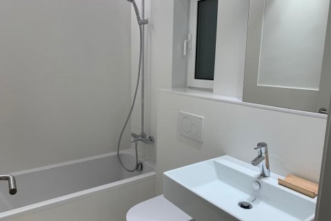 Apartment for sale in Barcelona, Spain 3 rooms, 116 sq.m. No. 15866 - photo 7