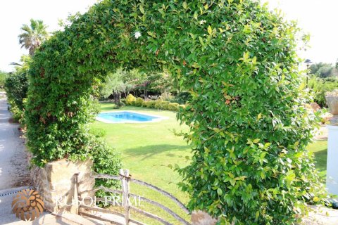 Villa for sale in Alaior, Menorca, Spain 4 bedrooms, 298 sq.m. No. 11373 - photo 3