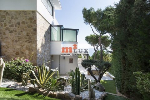 Villa for sale in Sant Antoni de Calonge, Girona, Spain 5 bedrooms, 583 sq.m. No. 16732 - photo 17