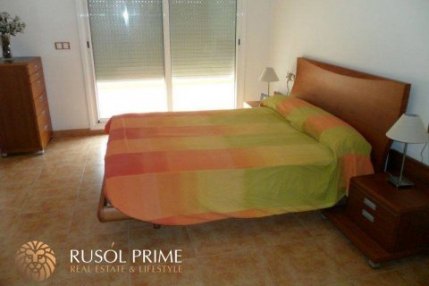 House for sale in Coma-Ruga, Tarragona, Spain 4 bedrooms, 190 sq.m. No. 11722 - photo 5