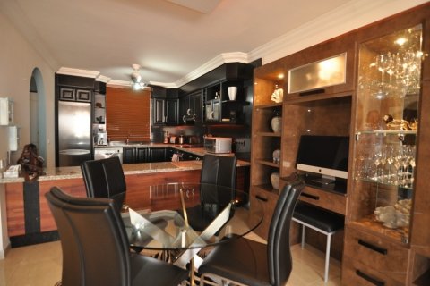 Apartment for sale in Torviscas, Tenerife, Spain 2 bedrooms, 90 sq.m. No. 18350 - photo 8