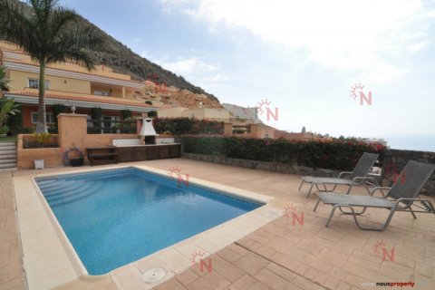 Villa for sale in Torviscas, Tenerife, Spain 3 bedrooms, 400 sq.m. No. 18327 - photo 16