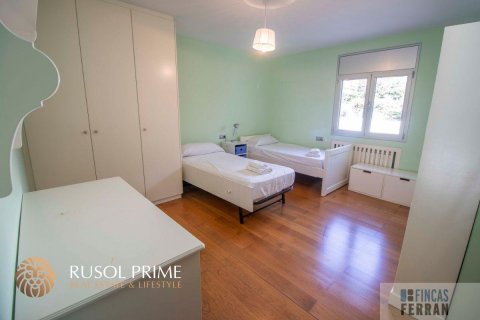 House for sale in Coma-Ruga, Tarragona, Spain 5 bedrooms, 350 sq.m. No. 11975 - photo 15