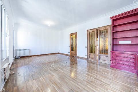 Apartment for sale in Barcelona, Spain 5 rooms, 243 sq.m. No. 15827 - photo 5