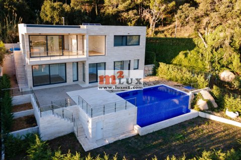 Villa for sale in Lloret de Mar, Girona, Spain 4 bedrooms, 347 sq.m. No. 16834 - photo 4