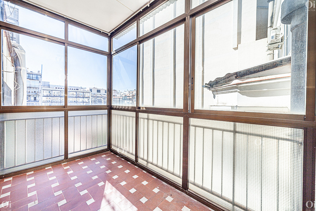 Huoneisto Barcelona, Espanja 5 huonetta, 243 m2 No. 15827