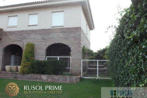 House for sale in Coma-Ruga, Tarragona, Spain 4 bedrooms, 320 sq.m. No. 11983 - photo 10