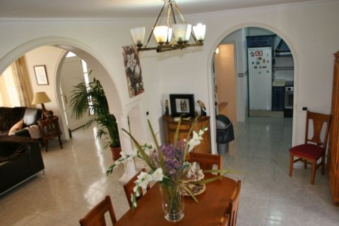 Villa for sale in La Florida, Alicante, Spain 3 bedrooms, 270 sq.m. No. 18346 - photo 15