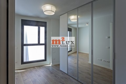 Apartment for rent in Barcelona, Spain 2 bedrooms, 99 sq.m. No. 16845 - photo 19