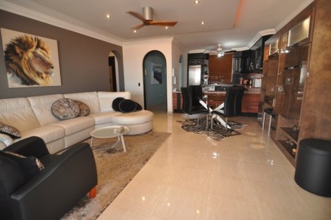Apartment for sale in Torviscas, Tenerife, Spain 2 bedrooms, 90 sq.m. No. 18350 - photo 1