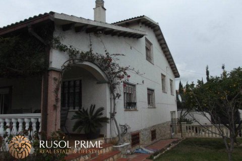 House for sale in Coma-Ruga, Tarragona, Spain 5 bedrooms, 190 sq.m. No. 11719 - photo 1
