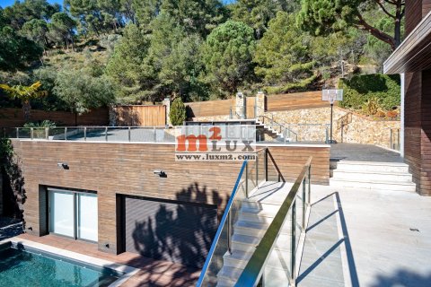 Villa for sale in Sant Feliu de Guixols, Girona, Spain 5 bedrooms, 575 sq.m. No. 16797 - photo 4