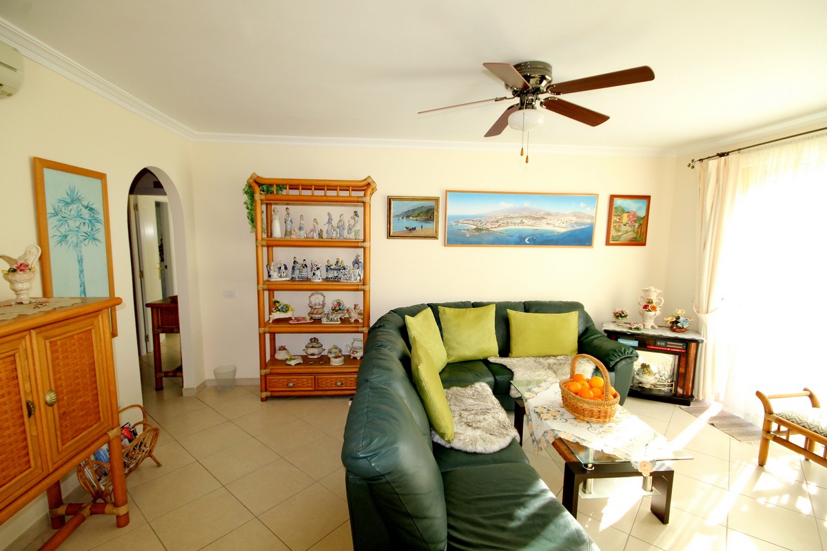 Ático en Los Cristianos, Tenerife, España 3 dormitorios, 159 m2 No. 24536