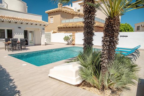 Villa for sale in Playa Flamenca II, Alicante, Spain 4 bedrooms, 150 sq.m. No. 19346 - photo 5