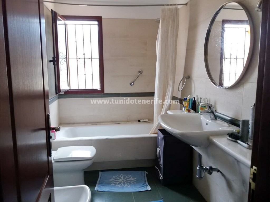 Villa en Torviscas, Tenerife, España 5 dormitorios, 512 m2 No. 24517