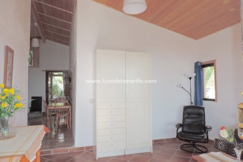 Finca for sale in Guia de Isora, Tenerife, Spain 4 bedrooms, 110 sq.m. No. 24357 - photo 25