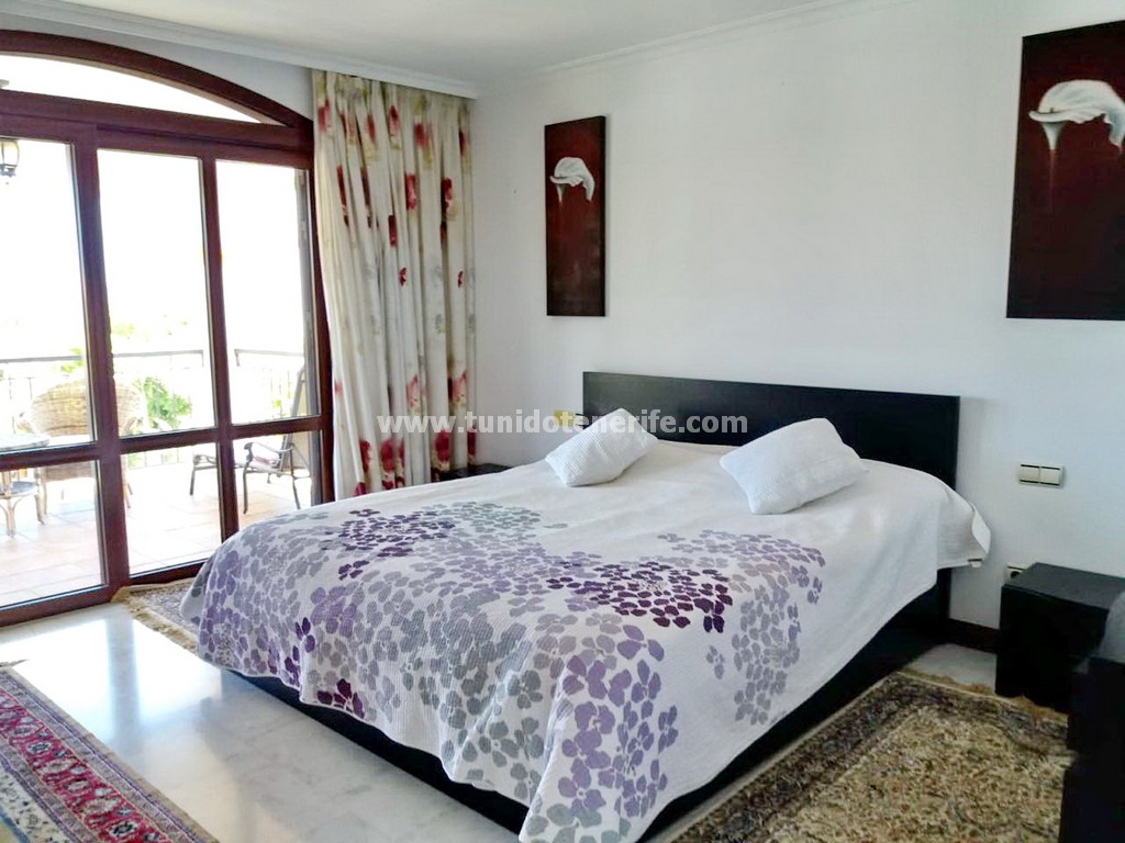 Villa en Torviscas, Tenerife, España 5 dormitorios, 512 m2 No. 24517