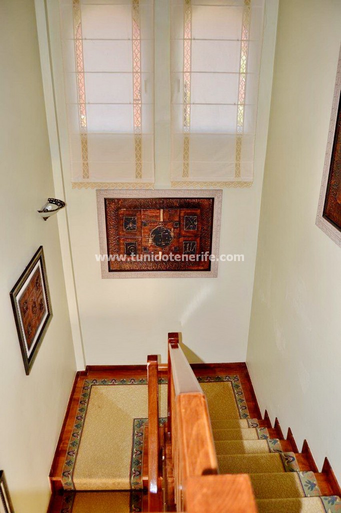 Villa a Torviscas, Tenerife, Spagna 4 camere da letto, 400 mq. N° 24286