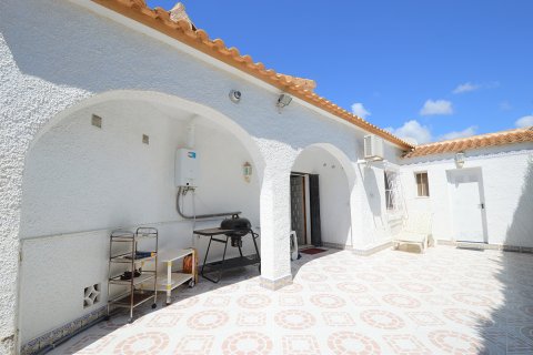 Villa for sale in Cabo Roig, Alicante, Spain 3 bedrooms, 183 sq.m. No. 19403 - photo 3