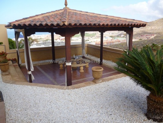 Villa a Torviscas, Tenerife, Spagna 4 camere da letto, 400 mq. N° 24286