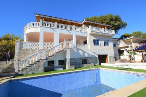 Villa for sale in Campoamor, Alicante, Spain 10 bedrooms, 792 sq.m. No. 19380 - photo 9