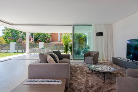 Villa for sale in San Pedro de Alcantara, Malaga, Spain 4 bedrooms, 290 sq.m. No. 20904 - photo 21