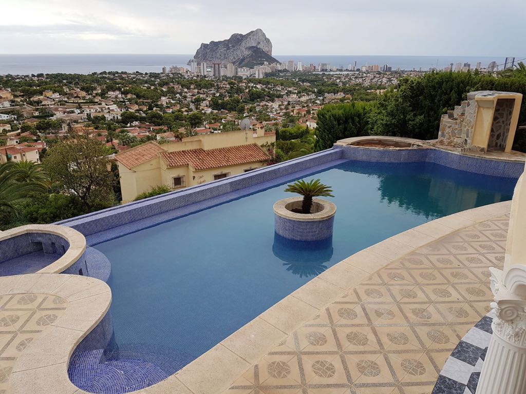 Villa i Calpe, Alicante, Spanien 4 sovrum, 380 kvm. Nr. 24997