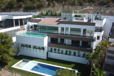 Villa for sale in Altea, Alicante, Spain 4 bedrooms, 640 sq.m. No. 25105 - photo 1
